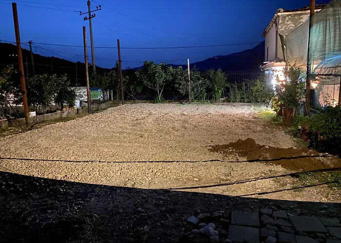 营地 Parking& Bakiaj *